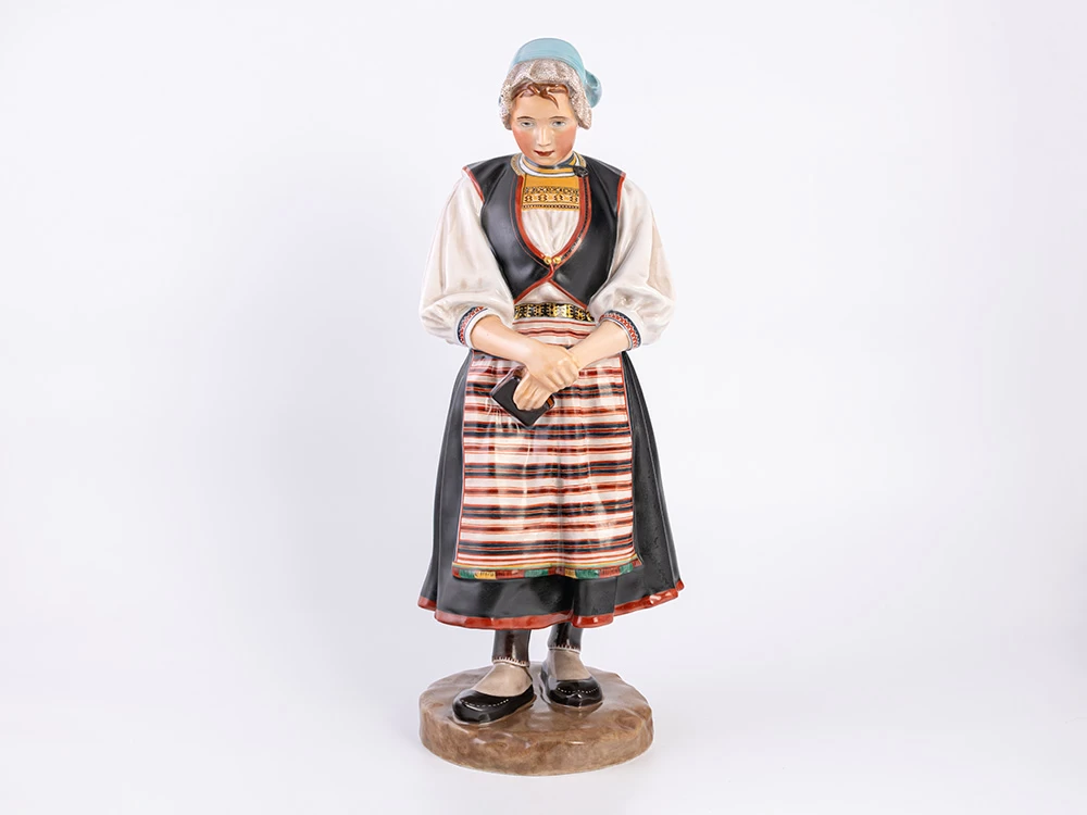 Скульптура Народности России. Финская женщина, арт. 82.93095.00.1