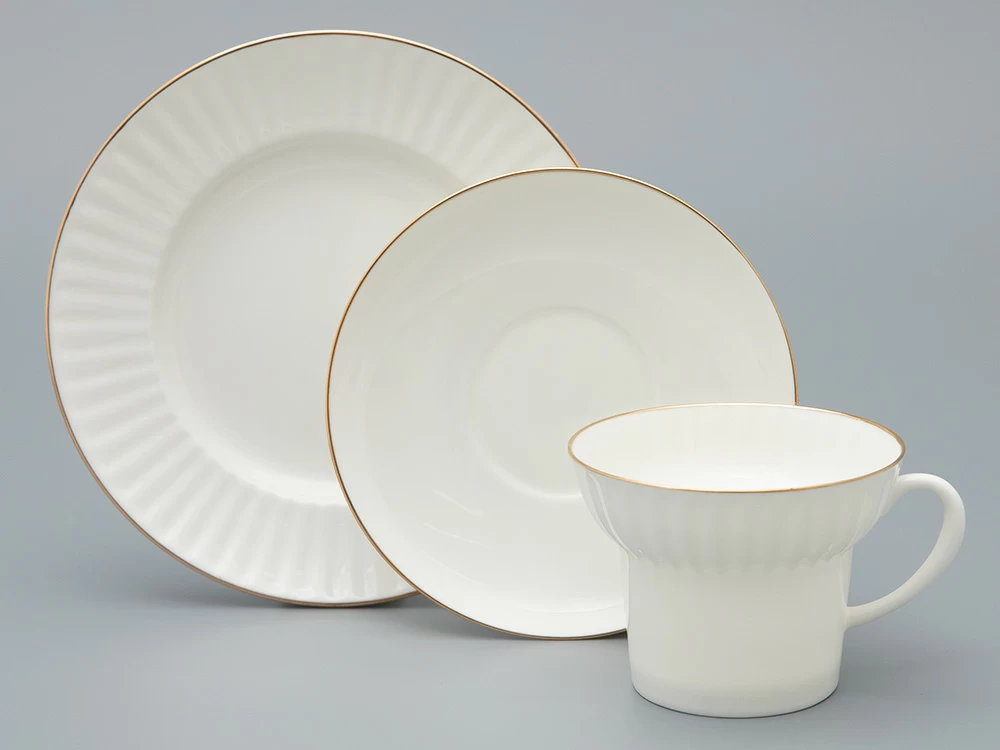 Трехпредметный комплект чайный 155 мл форма Волна рисунок Золотой кантик арт. 81.13550.00.1