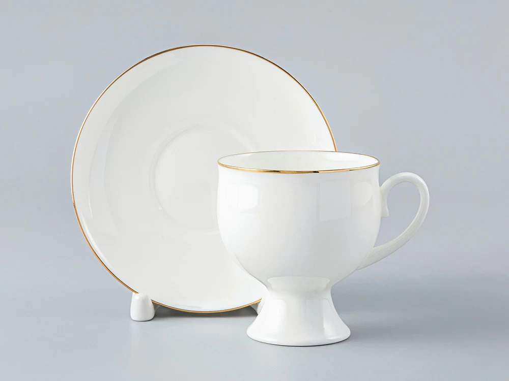 Императорский фарфоровый завод Чашка с блюдцем кофейная 160 мл.,  форма Классическая-2, рисунок Золотая лента арт. 81.13881.00.1