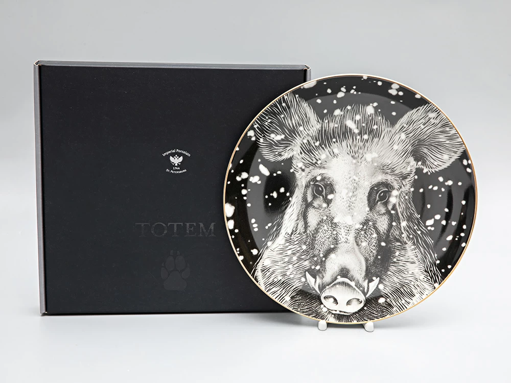 Декоративная тарелка 300 мм в подарочной упаковке, форма Эллипс 2, рисунок Тотем Кабан арт. 81.26807.00.1