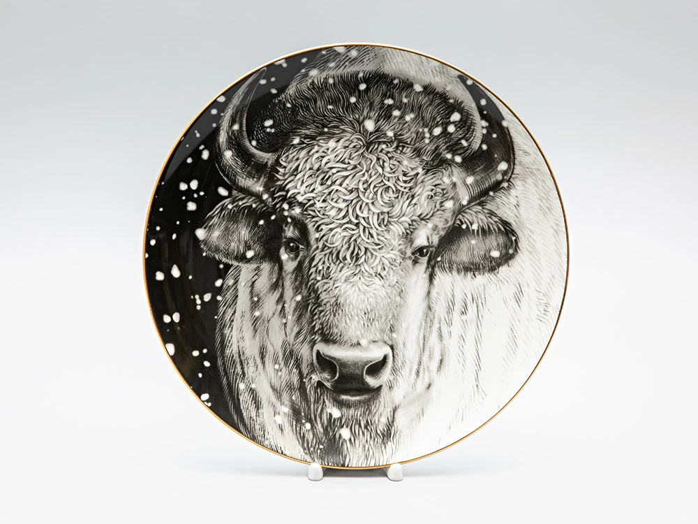 Декоративная тарелка 300 мм в подарочной упаковке, форма Эллипс - 2 рисунок Тотем.Бизон, арт. 81.28919.00.1