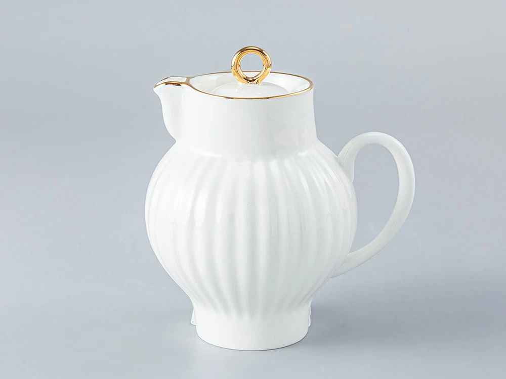 Императорский фарфоровый завод Сливочник 270 мл., форма Волна, рисунок Золотая кантик, арт. 80.00749.00.1