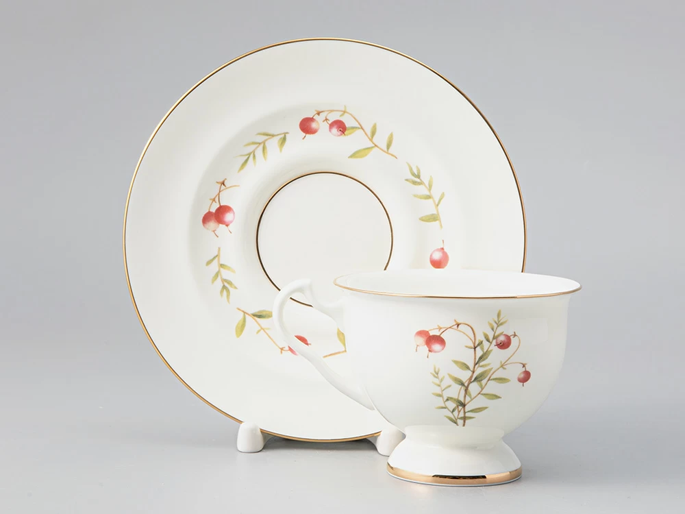 Чашка с блюдцем чайная форма Айседора рисунок Клюква, арт. 81.27539.00.1