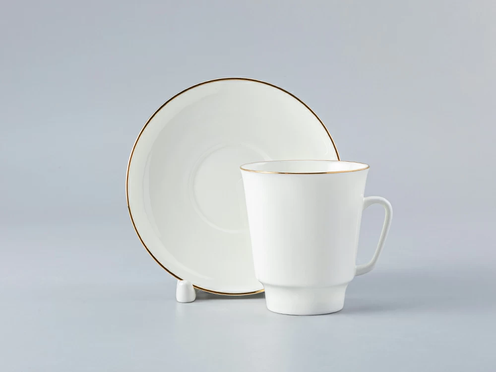 Императорский фарфоровый завод Чашка с блюдцем кофейная 165 мл.,  форма Майская,  рисунок Золотой кантик арт. 81.13733.00.1